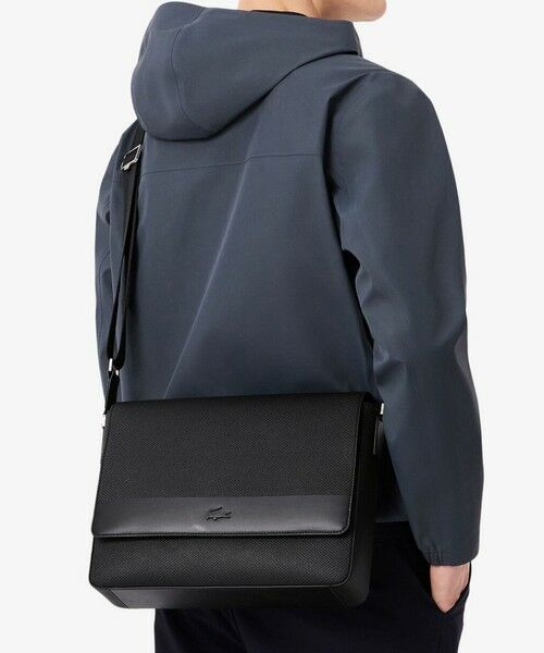 LACOSTE（ラコステ） シャンタコ レザー メッセンジャーバッグ