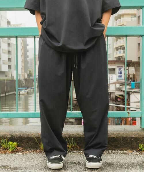 URBAN RESEARCH（アーバンリサーチ） Wide Dad BREEZY TECH EASY PANTS