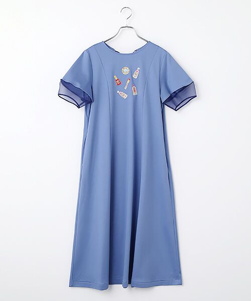 INGEBORG（インゲボルグ） コスメティックワッペン付きカットソー