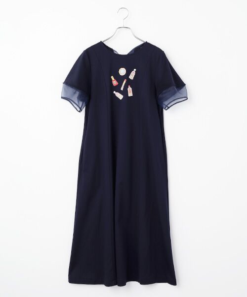 INGEBORG（インゲボルグ） コスメティックワッペン付きカットソー