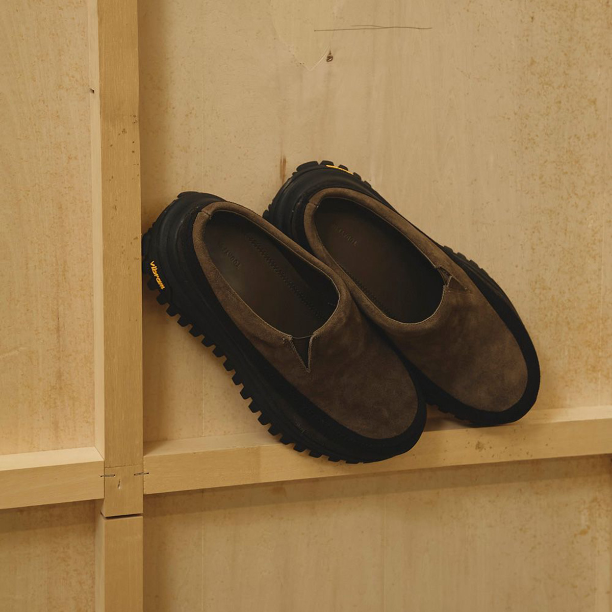 トゥデイフル　ビブラムソール ブラウン スリッポン 37 トゥデイフルビブラムソール ブラウン スリッポン 37