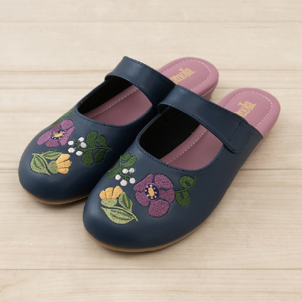 【美品】Jocomomola ホコモモラ2WAYポンポンストラップサンダル 美品】Jocomomola ホコモモラ2WAYポンポンストラップサンダル