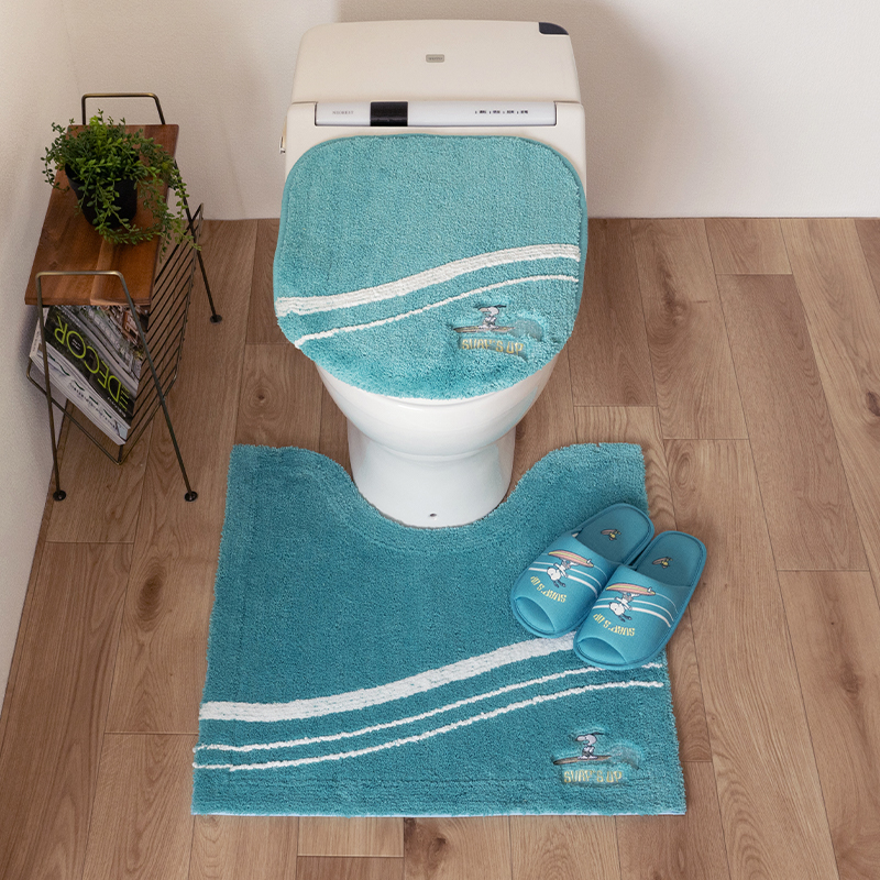 ブルー色　PEANUTS スヌーピー　トイレマットセット　新品 SNOOPY トイレマットセット 3点 約58×60cm トイレマット+兼用
