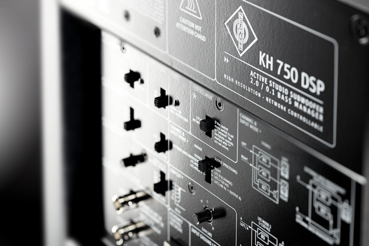 NEUMANN Neumann ノイマン KH 750 DSP D G 密閉型 サブ