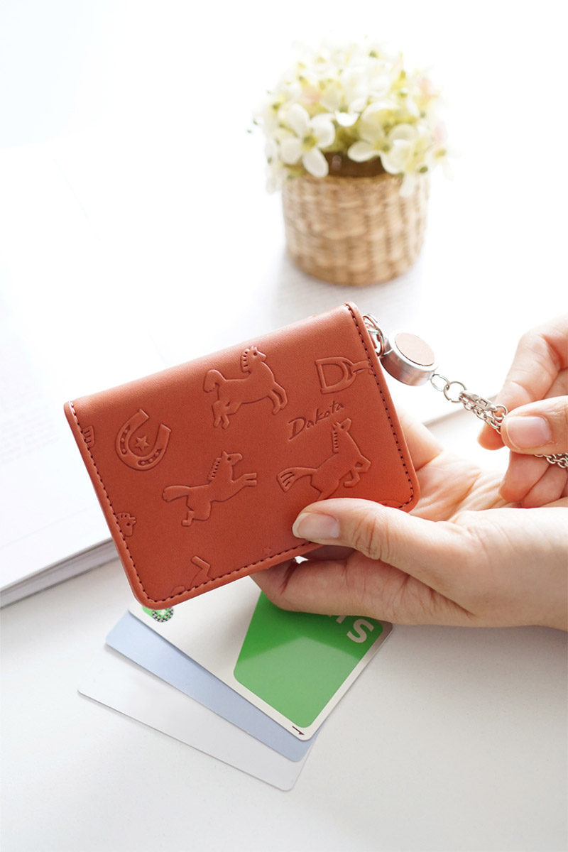 新品タグあり　いちごバスケット　スカート シーク』(全9色)イタリアンシュリンク/本革リール付きパスケース