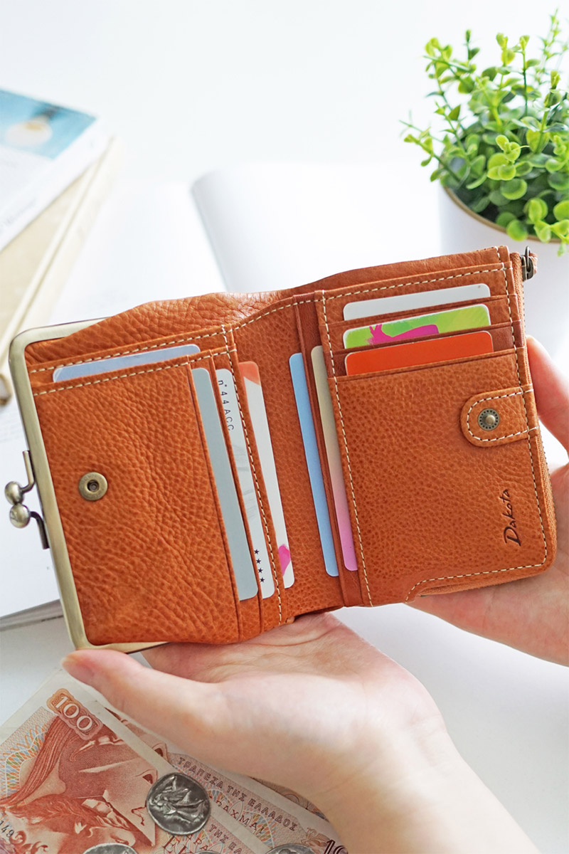 Dakota（ダコタ） 3年保証＋プレゼント付 ペルリーネ 小銭入れ付き二