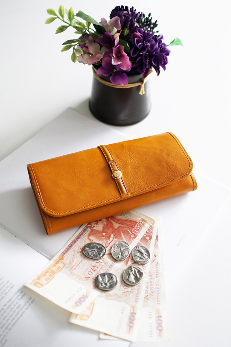 Dakota（ダコタ） 3年保証＋プレゼント付 クーポラ 小銭入れ付き長財布