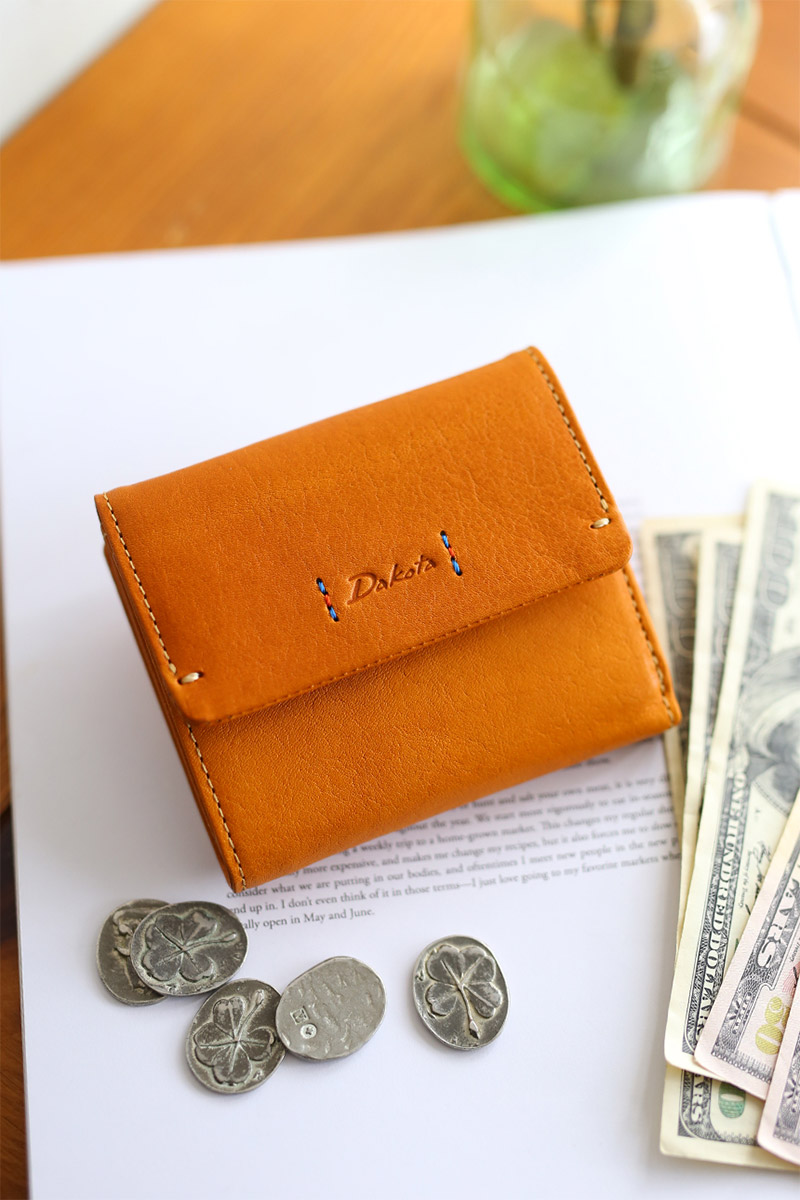 Dakota（ダコタ） ピチカート 小銭入れ付き二つ折り財布 0036361