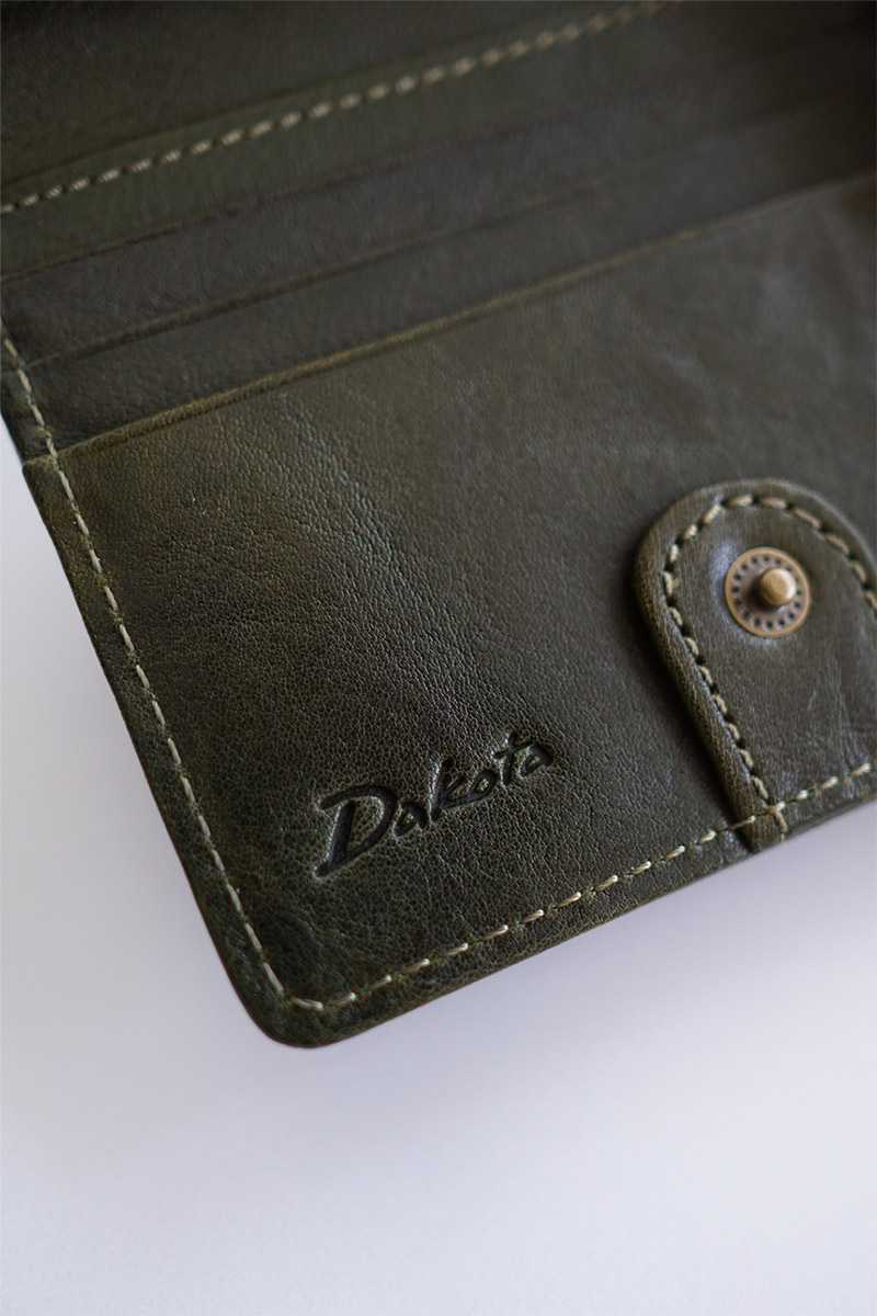 Dakota ダコタ ピチカート 小銭入れ付き二つ折り財布 楽天市場】☆ Dakota ダコタ 財布ピチカート 小銭入れ付き二つ折り財布