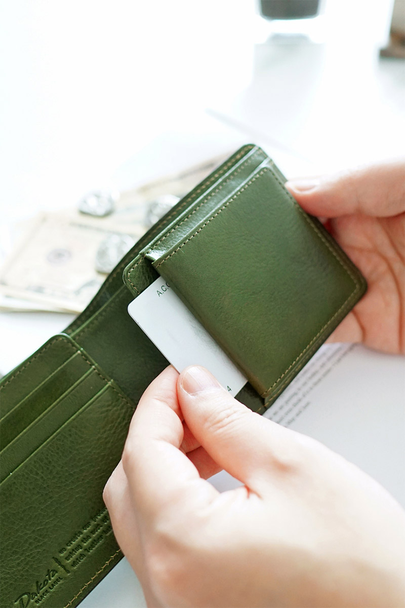 【安心の3年保証&プレゼント付】 Dakota BLACK LABEL ダコタ ブラックレーベル エティカ 小銭入れ付き二つ折り財布 0620321（0620311） | Dakota | 18