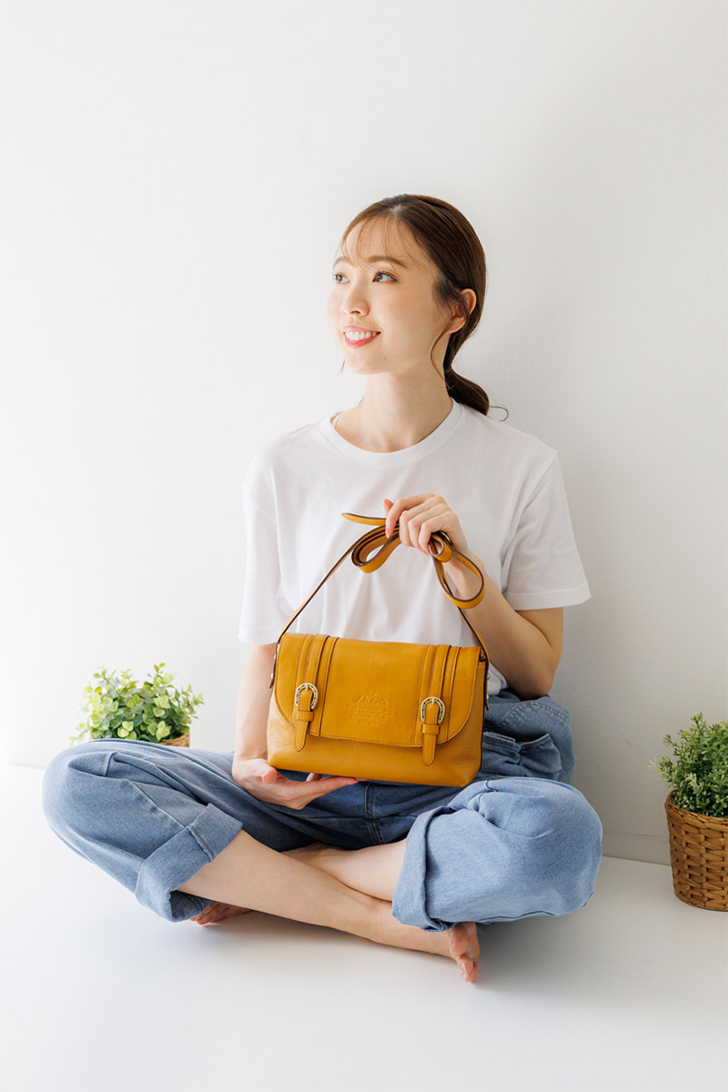 BRIEFING ★オリーブショルダーバッグ　オレンジタグ　USA製　美品　レア 楽天市場】【7/25限定！最大p45倍&Wプレゼント付】 Dakota
