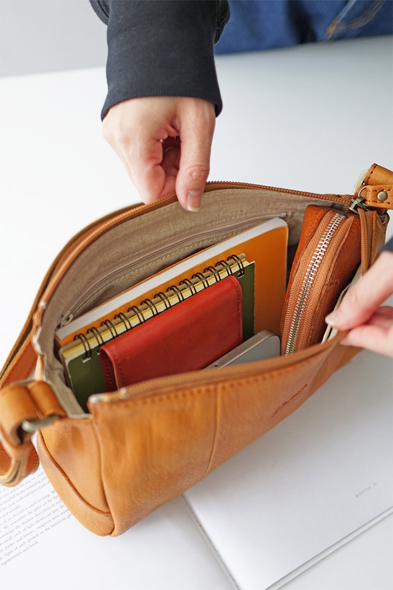 Dakota（ダコタ） 3年保証＋プレゼント付 ヤロップ ショルダーバッグ