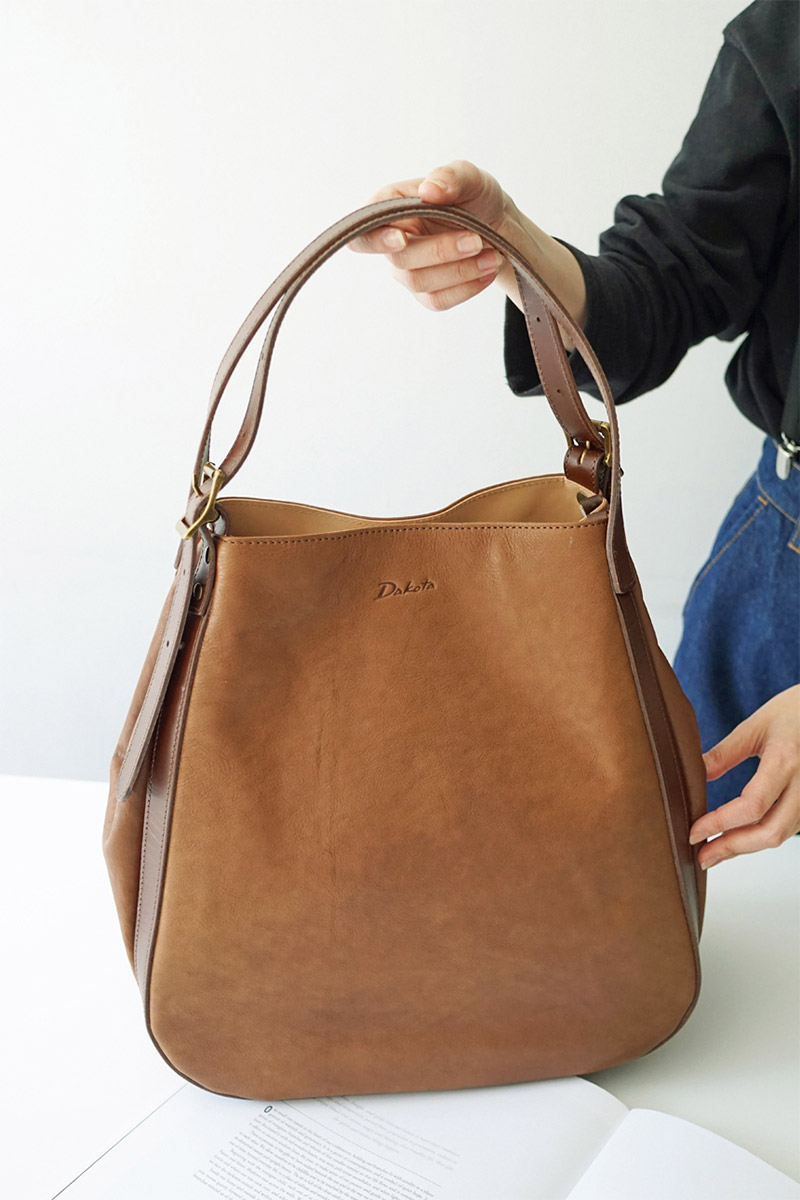 Dakota ダコタ マジェンタ トートバッグ 1034620（大） 新同美品 楽天市場】【かわいいWプレゼント付】 Dakota ダコタ バッグ