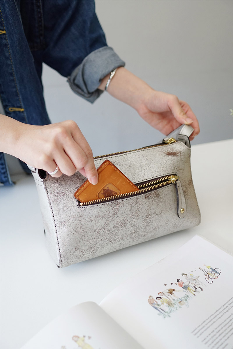 Dakota（ダコタ） 3年保証＋プレゼント付 キューブ ショルダーバッグ