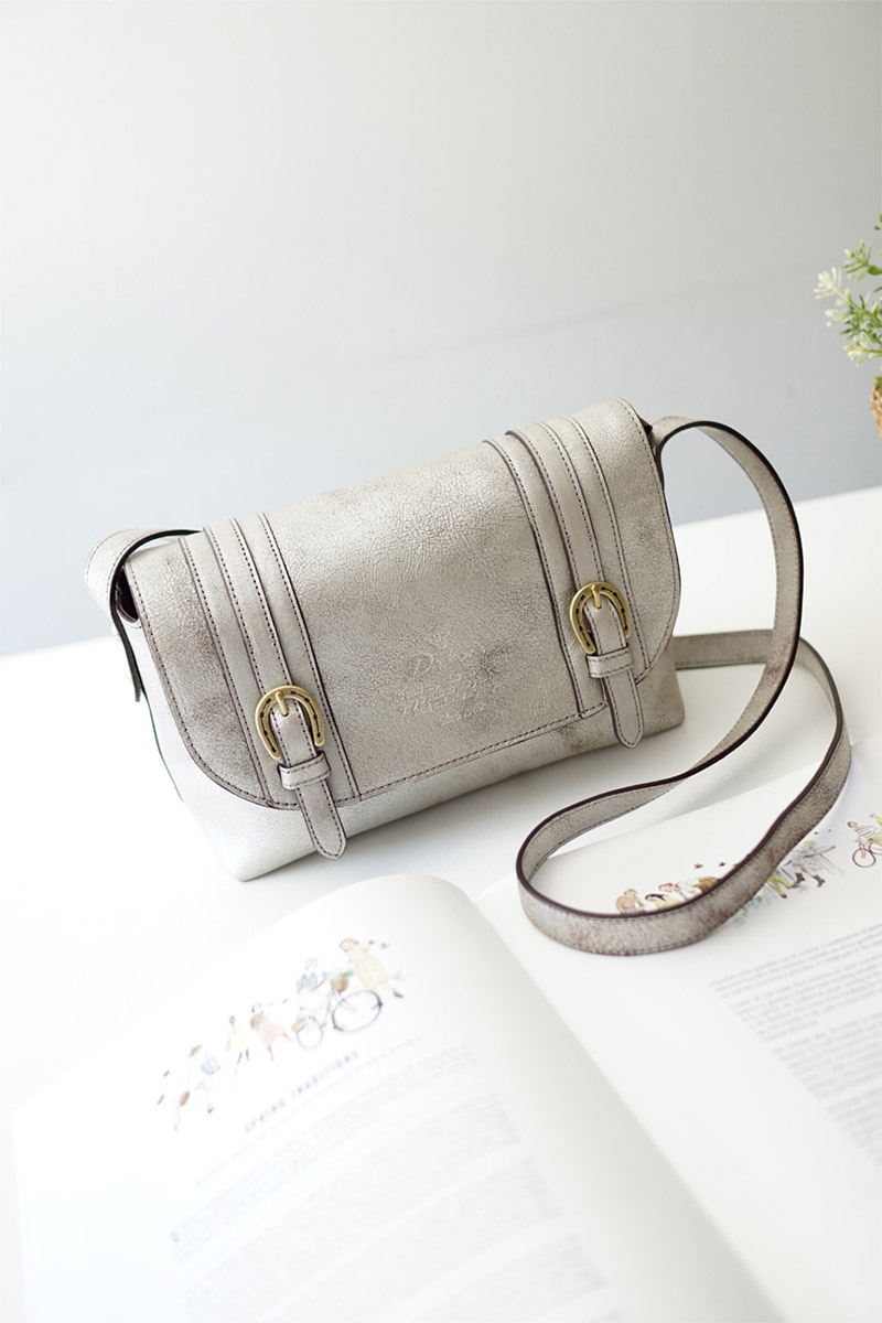 Dakota（ダコタ） 3年保証＋プレゼント付 キューブ ショルダーバッグ