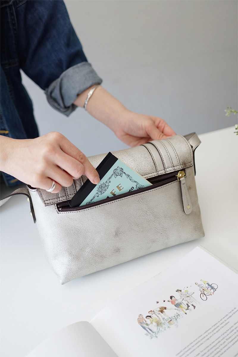 Vendula ビクトリア朝のティールーム ケイト・バッグ Kate Spade New York Sawyer Street Maxi Leather Tote - Red