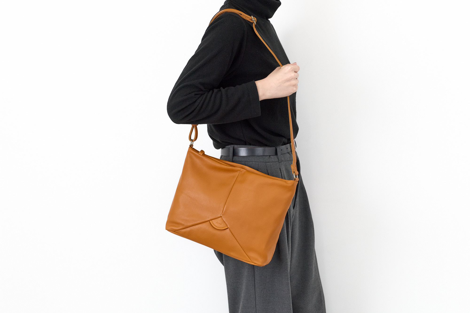 Dakota（ダコタ） 3年保証＋プレゼント付 ボンドゥー ショルダーバッグ