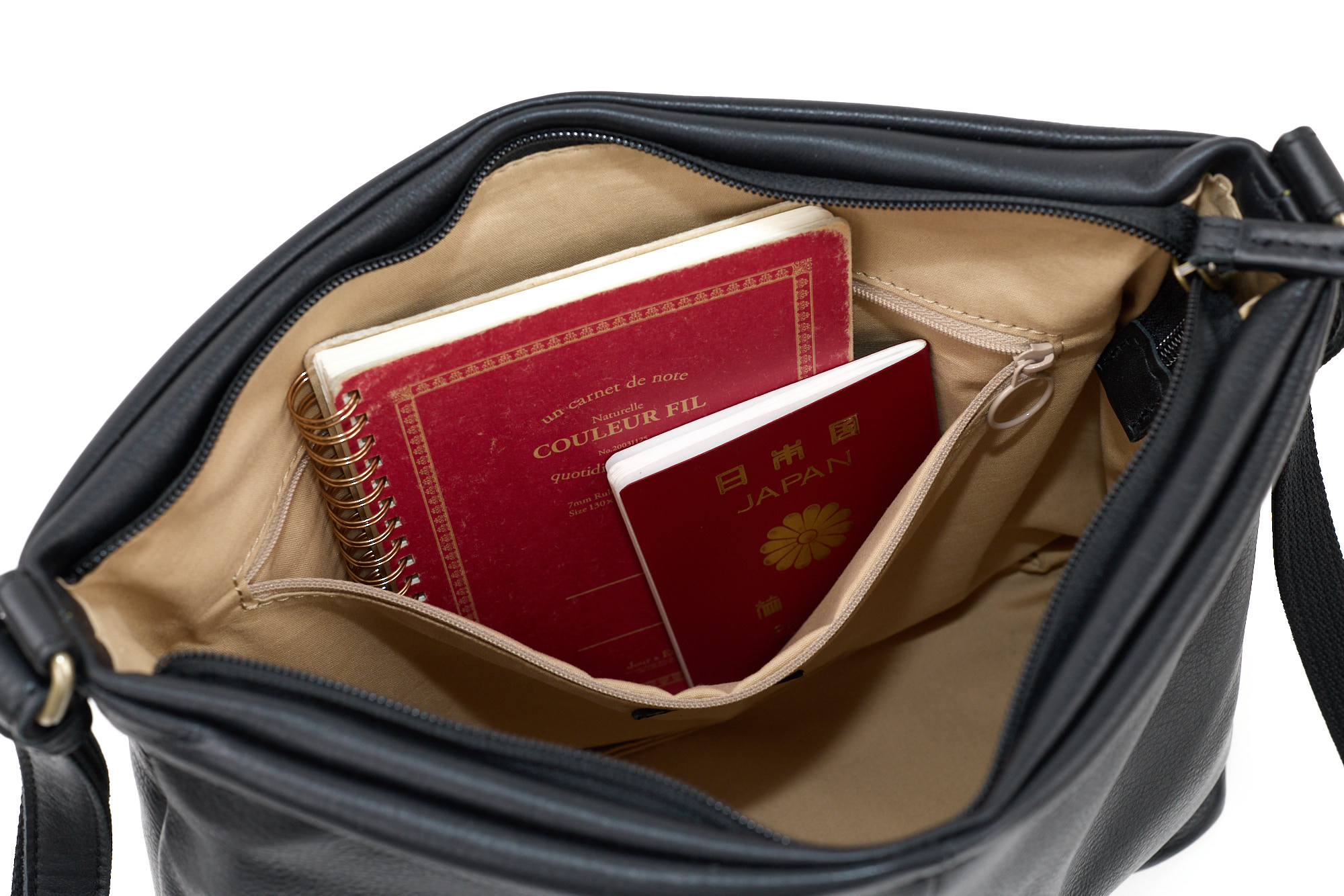 Dakota（ダコタ） 3年保証＋プレゼント付 ボンドゥー ショルダーバッグ