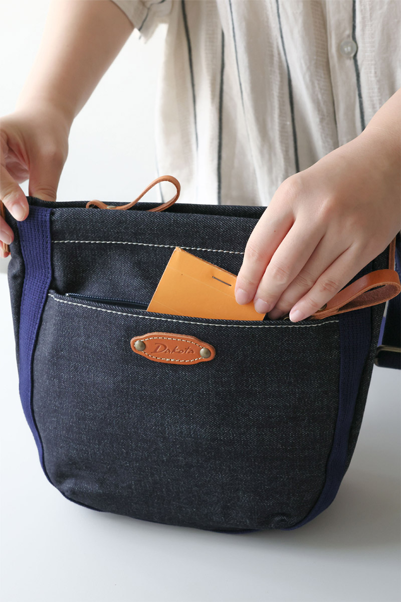 Dakota（ダコタ） 3年保証＋プレゼント付 ピット ショルダーバッグ