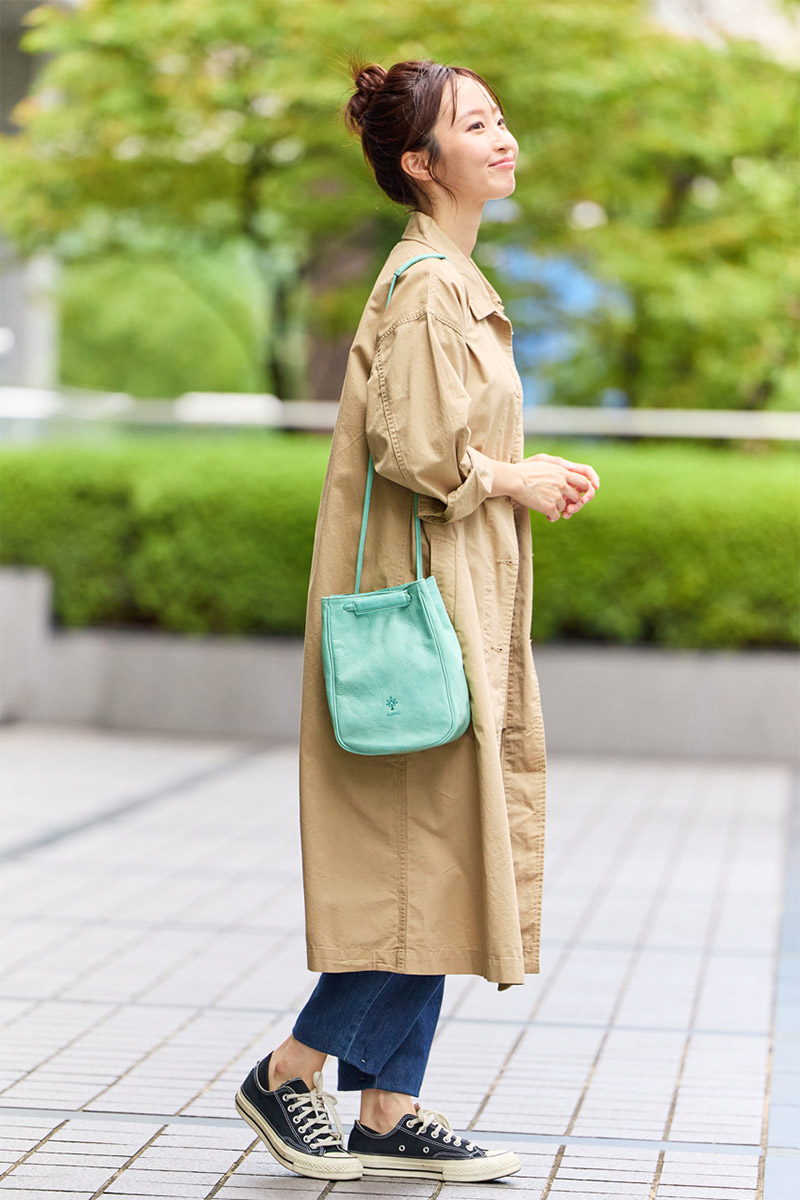 KFB ロングショルダー付き2wayバッグ（ビアンコ）ブラック　未使用 楽天市場】縦長ショルダーバッグ ボディバッグ 縦型 縦長 2Way