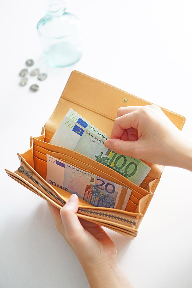 genten（ゲンテン） 3年保証付 cut work カットワーク 小銭入れ付き長