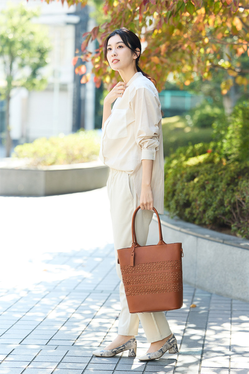 genten（ゲンテン） ボールドカットワーク トートバッグ 43735