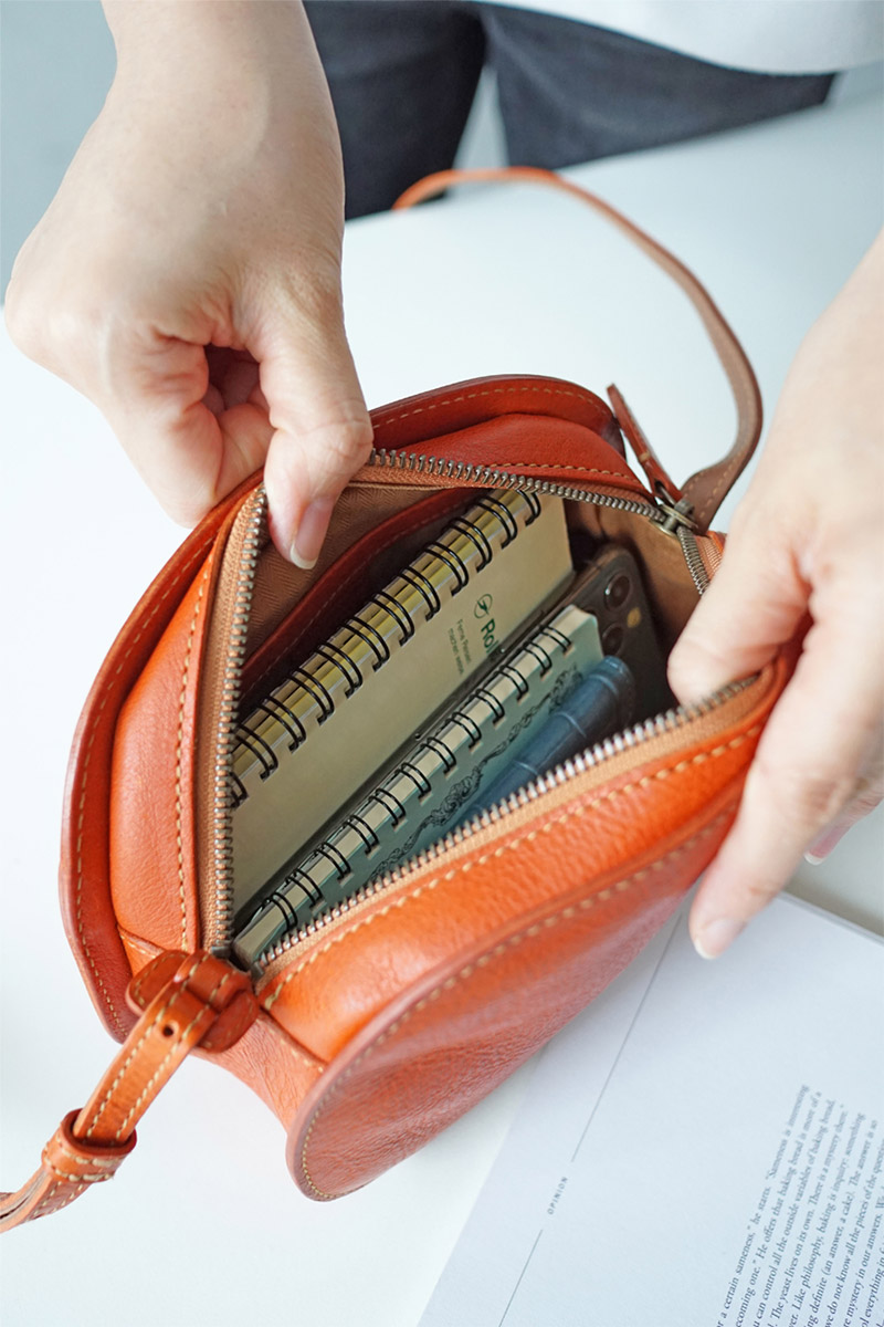【実物】完売色　genten ミネルヴァキッコ 口金ショルダーバッグ オレンジ genten ショルダーバッグ バッグ ミネルヴァキッコ 口金