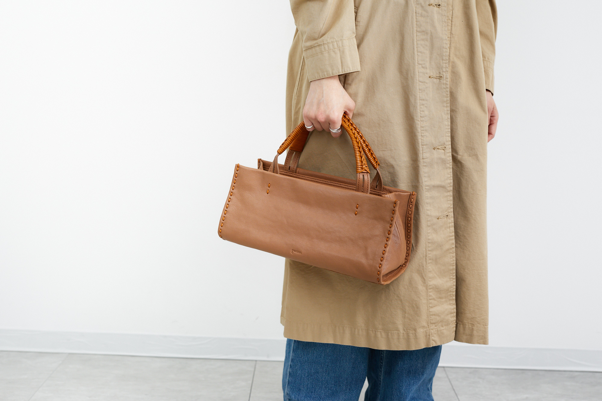 良品✨ゲンテン genten ハンドバッグ トートバッグ レザー ステッチ 良品✨ゲンテン genten ハンドバッグ トートバッグ レザー ステッチ 革