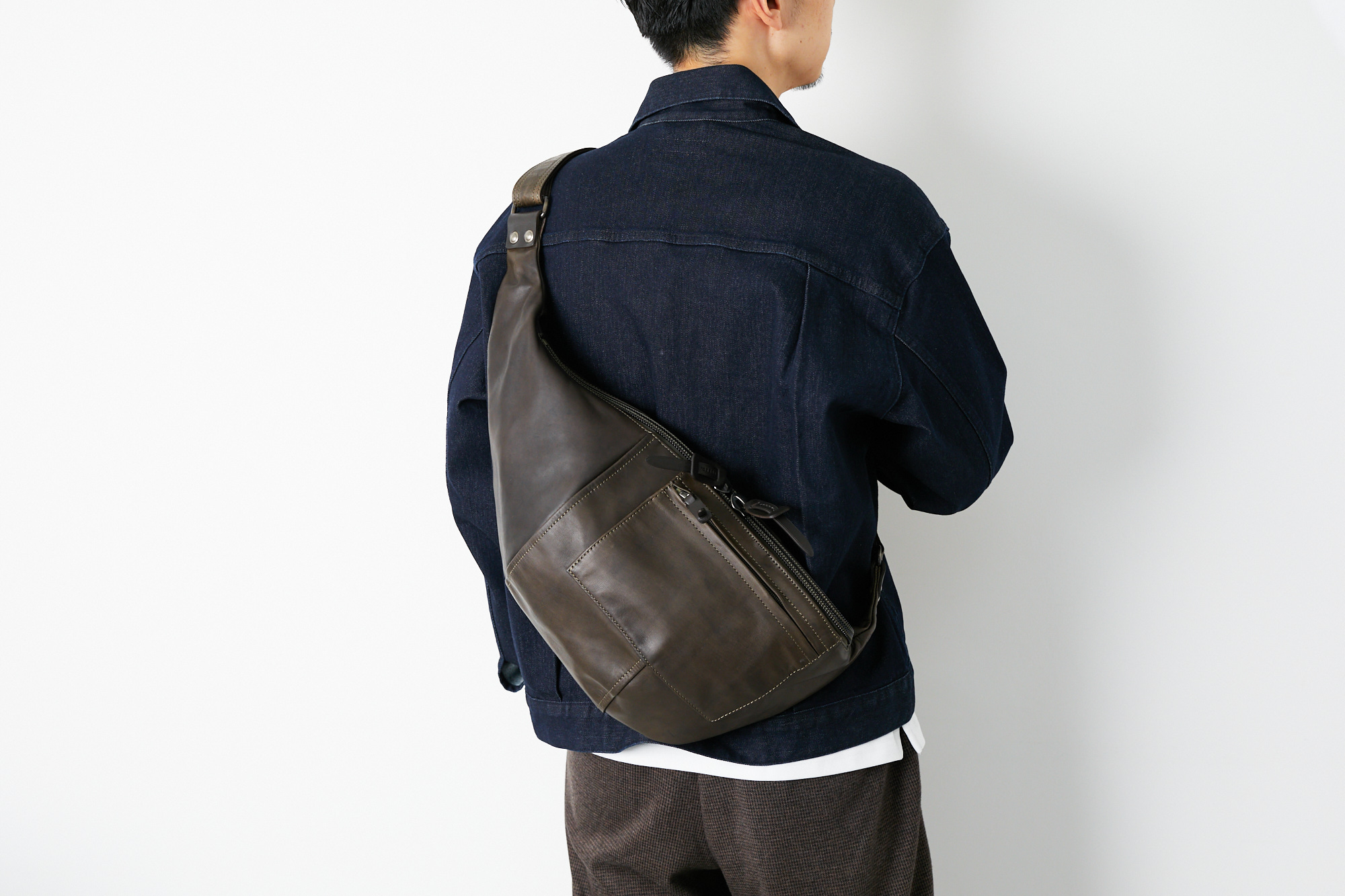 美品!! CORBO コルボ ショルダーバッグ　廃盤　メッセンジャーバッグ　黒 CORBO（コルボ） 【最大p26％ 3年保証付】 CORBO. Equines