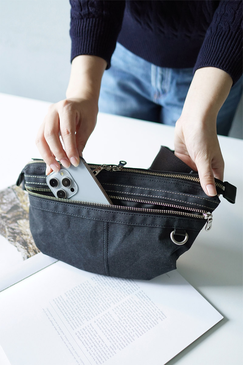 【未使用保管品】ドルチェアンドガッバーナ ボディバッグ テクニコ ロゴ 斜め掛け 未使用保管品】ドルチェアンドガッバーナ ボディバッグ テクニコ ロゴ