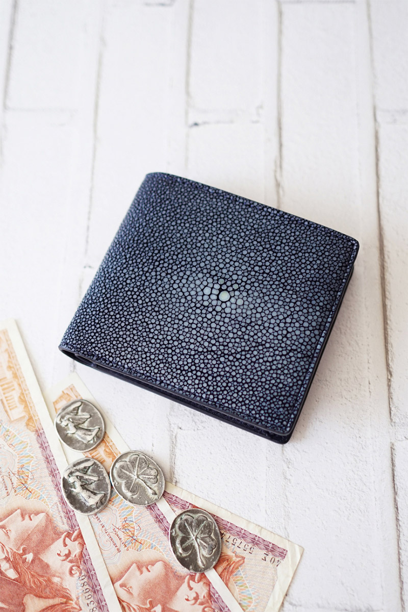 ペッレモルビダ 3年保証＋ケアセット付 PELLE MORBIDA ペッレモルビダ Barca バルカ スティングレイレザー 小銭入れ付き 二つ折り財布 PMO-SR002の画像