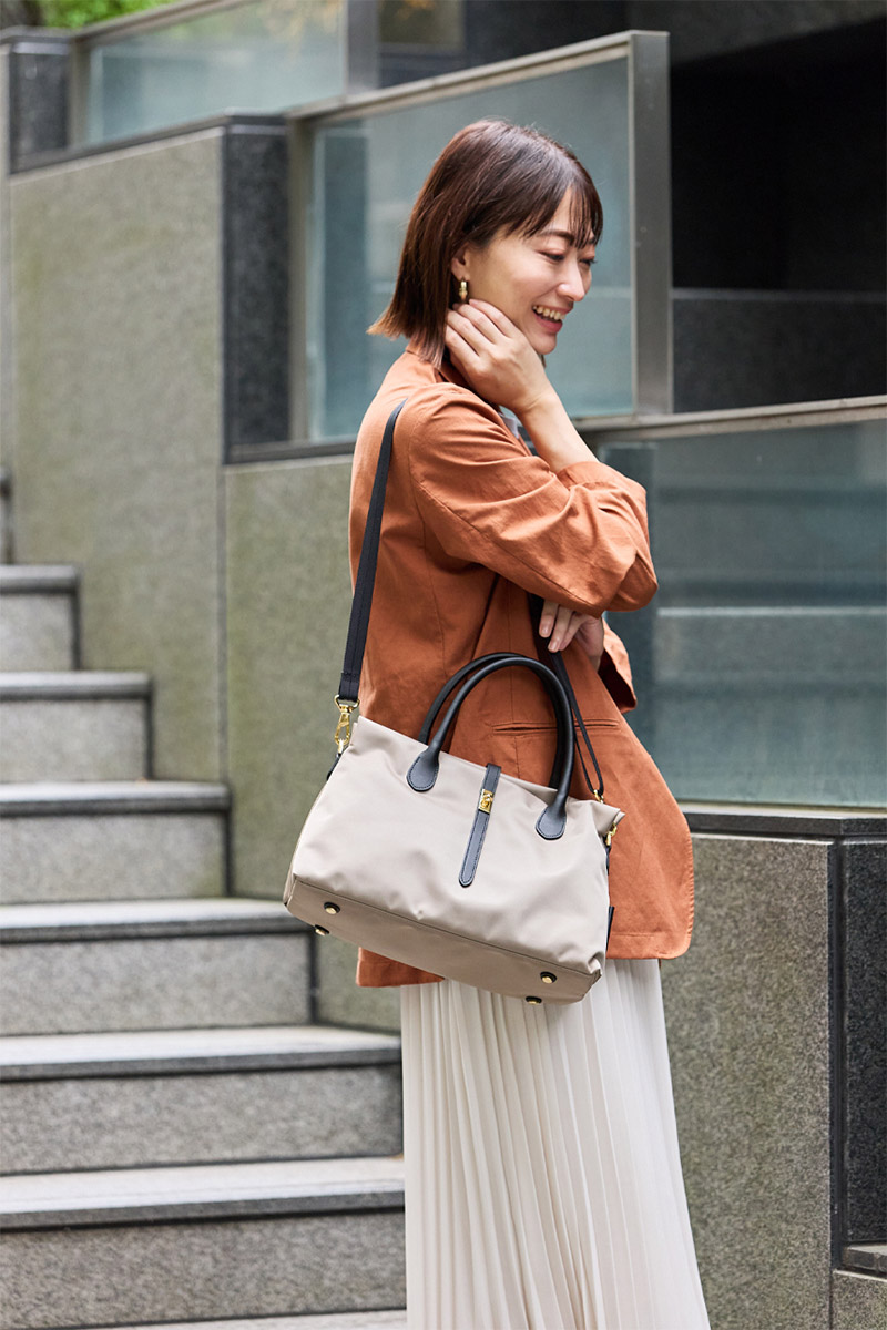 【美品】VIOLAd'ORO ビアンカ ナイロントートS 2way ベージュ VIOLAd'ORO（ヴィオラドーロ） 10%クーポン付 BIANCA ビアンカ 2WAY