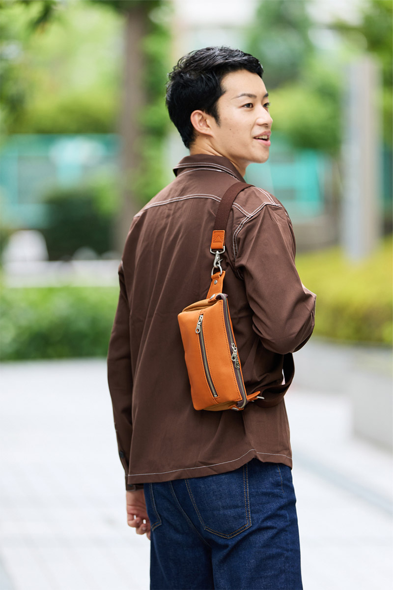 BAGGY PORT（バギーポート） 3年保証付 グローブレザー ボディバッグ