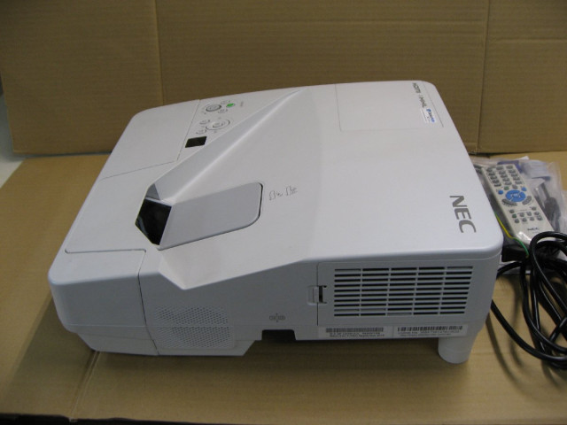 ジャンク品、動作せず】 NEC(エヌイーシー) プロジェクター ViewLight