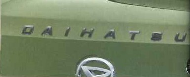 ダイハツ（DAIHATSU） タフト TAFT フードエンブレム DAIHATSU（ダーク