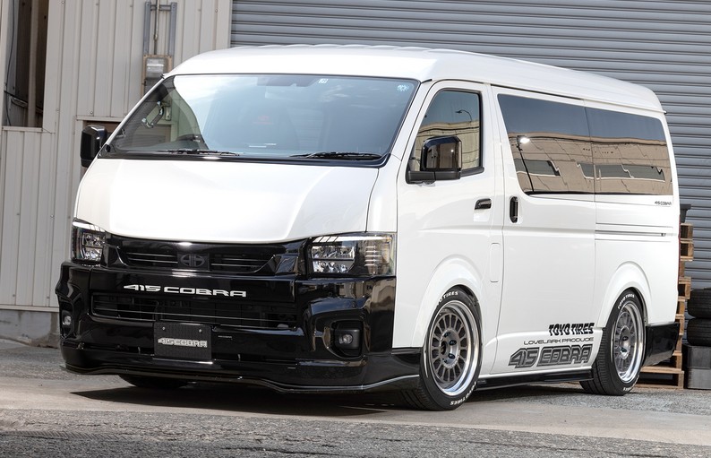 200系ハイエース4〜7型ワイドボディ【クリーンルック3 タイプR