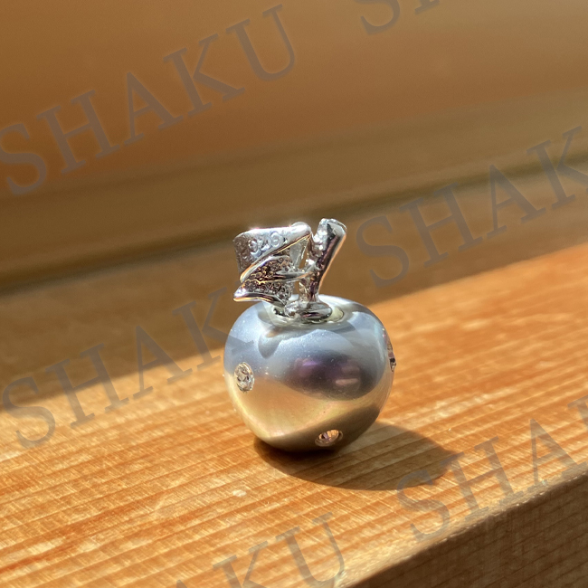 キラキラ キュービック りんご型 トップ シェルパール 真珠 リンゴ