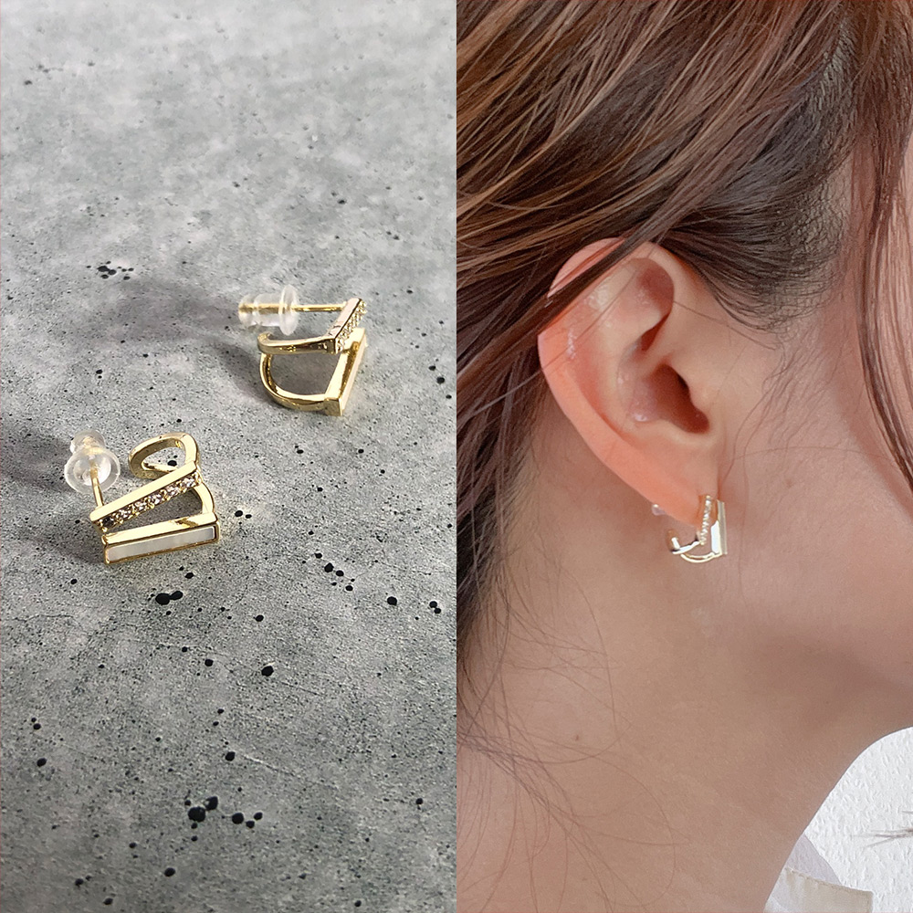 【シャネル】 スタッドピアス 耳元にキュートな輝き org.jpg