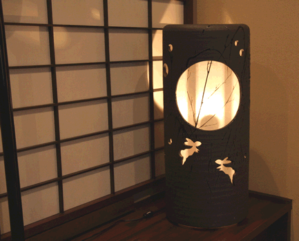 信楽焼 風の水琴洞夢 月うさぎ 癒しのあかりと風鈴の音色が幻想的な