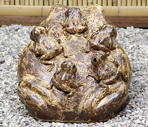 信楽焼 蛙 置物 かえる 陶器 縁起物 かわいい カエル おしゃれ ギフト