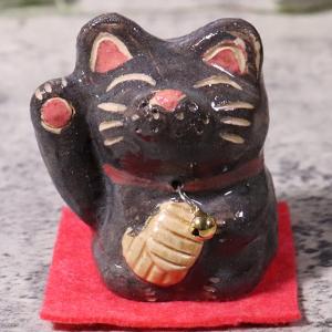 信楽焼 選べる2種類 招き猫 かわいい 置物 猫 ねこ 日本製 鈴付き 招きねこ 置き物 陶器 ネコ...