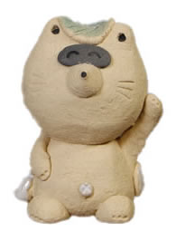 陶器製　手作り　猫(タヌキ?)置物 オブジェ　2個セット 招き猫 タヌキ 置物 陶器 信楽焼 ネコ ねこ たぬき 狸 人招き 手作り