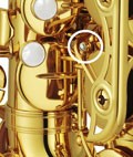 低音キイ新機構採用