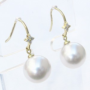 南洋白蝶真珠:10mm:パール:ピアス:K18:18金:ゴールド:ホワイト色真珠:セミラウンド形:アメリカンフック式:揺れるブラタイプ