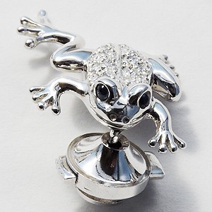 メンズ 男性用 カエルモチーフ ラペルピン ダイヤモンド サファイア