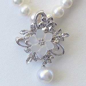 南洋真珠 白蝶貝 silver ブローチ 帯留 桜 梅 南洋真珠 白蝶貝 silver ブローチ 帯留 桜 梅（白蝶真珠ホワイト
