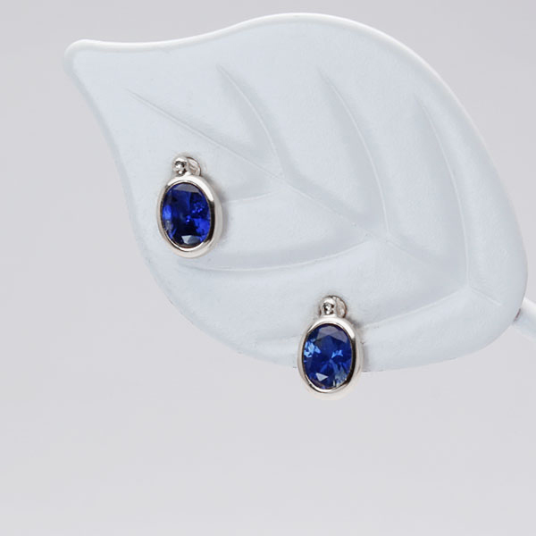 サファイア ピアス スタッドピアス プラチナ pt900 Pt プラチナ900