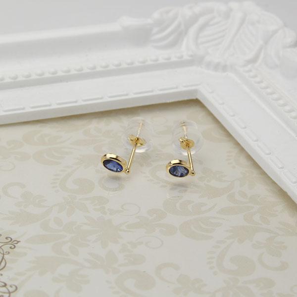 サファイア ピアス スタッドピアス k18 18金 18k イエローゴールド シンプル 送料無料 カジュアル 普段使い ユニセックス 男女兼用 9月誕生石 プレゼント puの画像