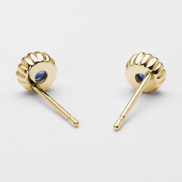 サファイア ピアス スタッドピアス k18 18金 18k イエローゴールド シンプル カジュアル 男女兼用 ユニセックス 9月誕生石 プレゼント ギフト 自分買い puの画像