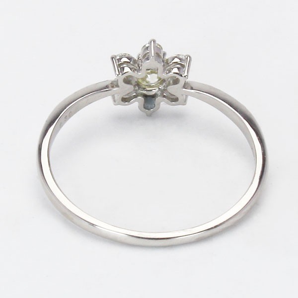 プラチナ ダイヤモンドリング フラワーモチーフ リング 合計0.30ct 花